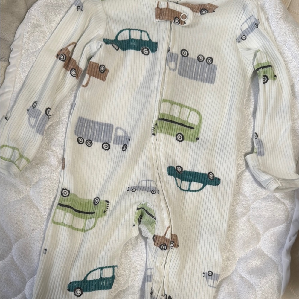 Carters onesie size 3 m
